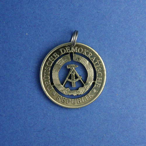 20 Pfennig <br> <br> DDR <br> <br> Messingfarben <br> <br> ø 22.3 mm <br> <br> Standardausführung 80 €
