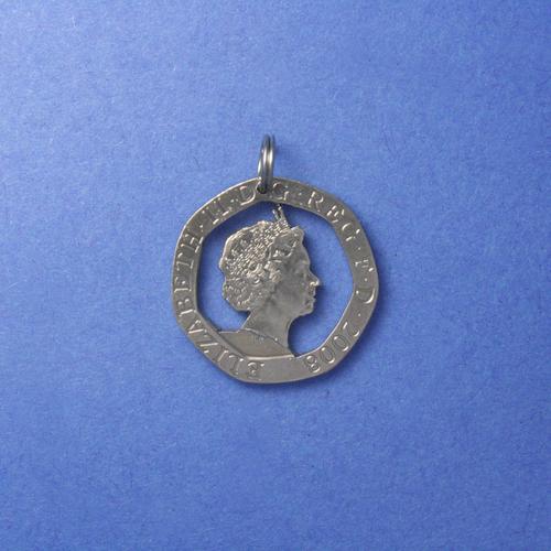 50 Pence <br> <br> Elizabeth II. <br> <br> Silberfarben <br> <br> ø 27.3 mm <br> <br> Standardausführung 50 €