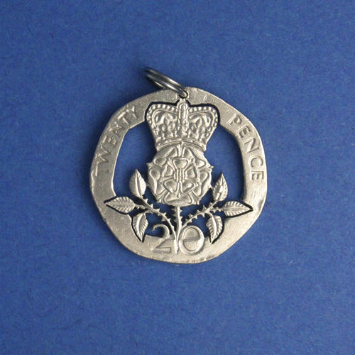 Großbritannien 20 Pence <br> <br> Königlich gekrönte Rose. Emblem von England <br> <br> Silberfarben <br> <br> ø 21.4 mm <br> <br> Standardausführung 90 €