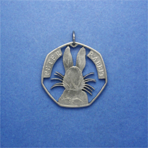 Großbritannien 50 Pence <br> <br> Peter Rabbit <br> <br> Silberfarben <br> <br> ø 27.3 mm <br> <br> Standardausführung 115 €