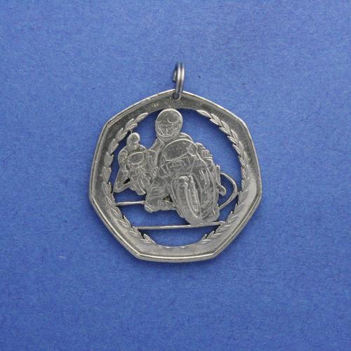 50 Pence <br> <br> Motorradrennen <br> <br> Silberfarben <br> <br> ø 30 mm <br> <br> Standardausführung 95 €