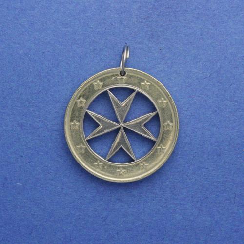 1 Euro <br> <br> Malteserkreuz, zwölf Sterne <br> <br> Bimetall <br> <br> ø 23.2 mm <br> <br> Standardausführung 55 €