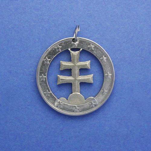 2 Euro <br> <br> Patriarchenkreuz auf Dreiberg als Staatswappenbild <br> <br> Bimetall <br> <br> ø 25.5 mm <br> <br> Standardausführung 50 €