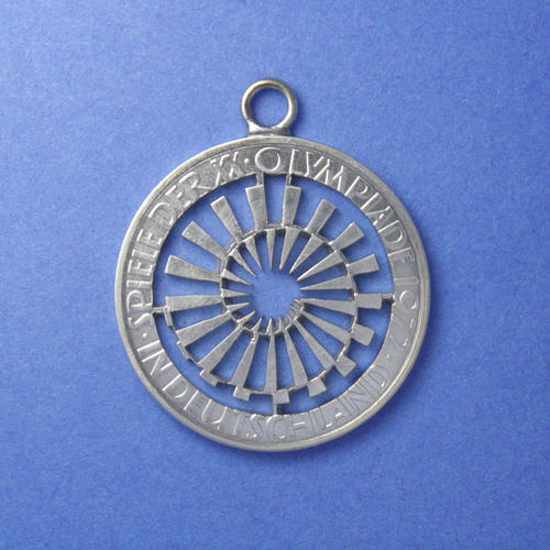 Deutschland 10 Deutsche Mark <br> <br> Strahlenspirale, Umschrift Spiele der XX. Olympiade 1972 in Deutschland <br> <br> Silber <br> <br> ø 32.5 mm <br> <br> Standardausführung 280 €